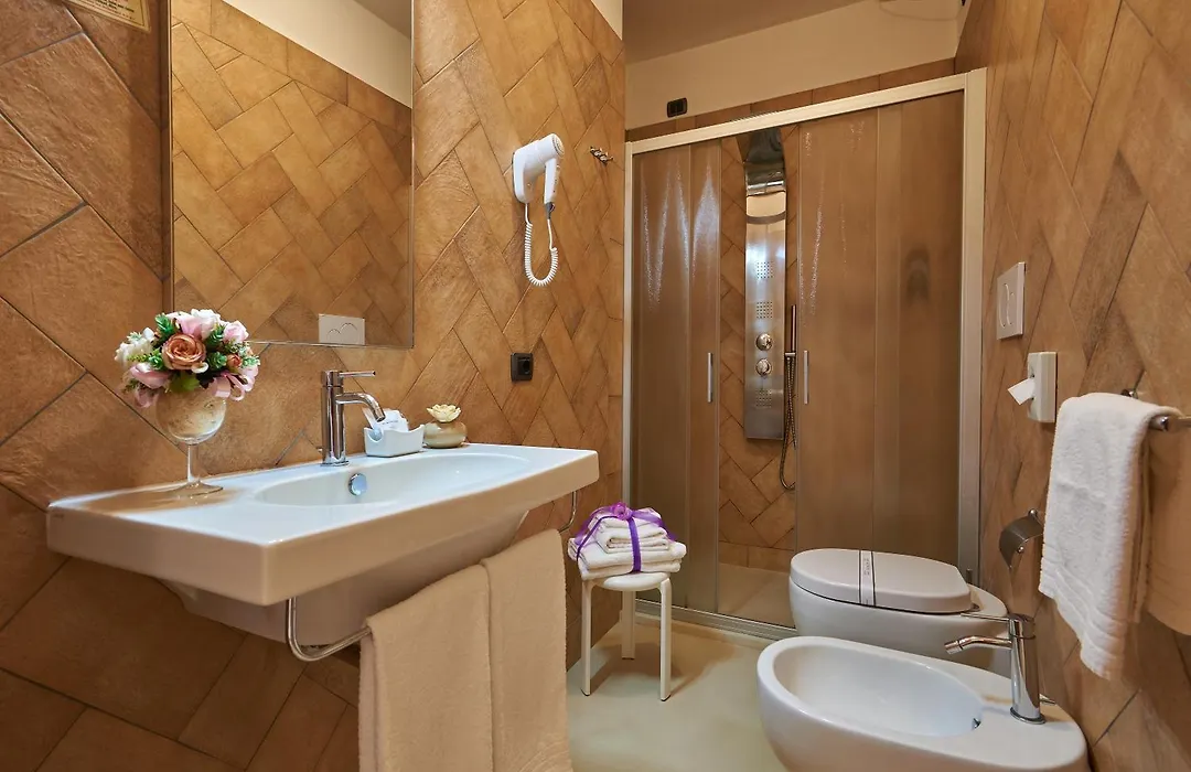 Casanova - Wellness Center La Grotta Etrusca-1