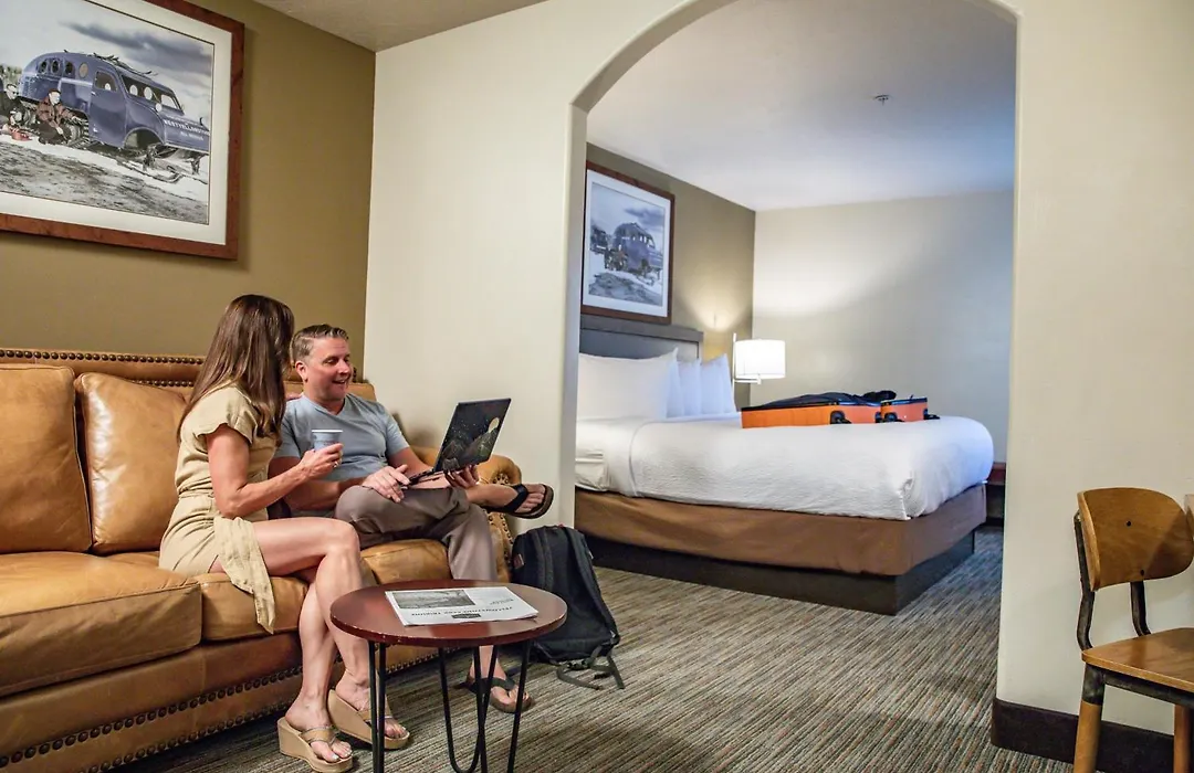 Yellowstone Park Hotel-1