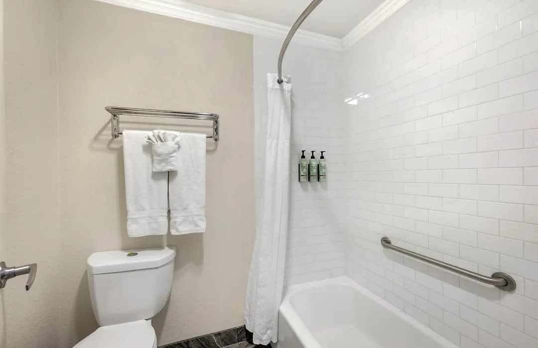 Best Western Airport Albuquerque InnSuites Hotel&Suites-1