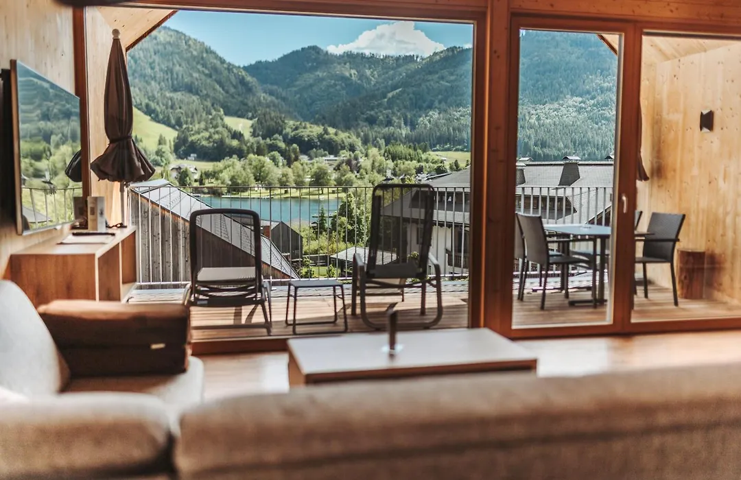 Regitnig - 4 Sterne Hotel Und Chalets-1