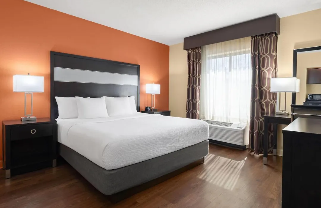 La Quinta By Wyndham Florence-1