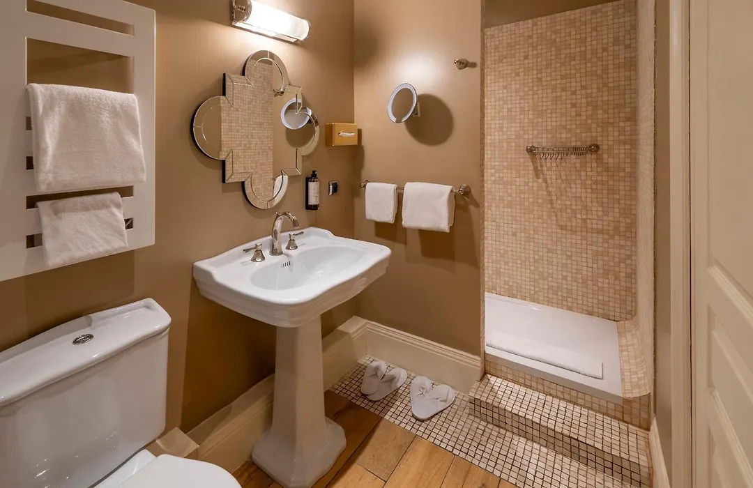 Hotel Vendome - BW Signature Collection-1