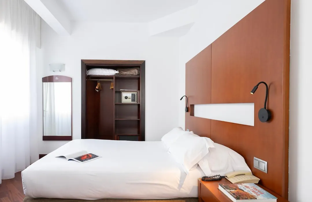 Hotel Maroa Vigo-1