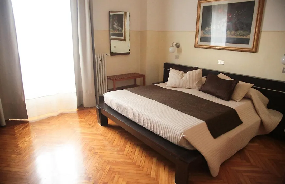 Albergo Garisenda Con Terrazza Panoramica Sulle Due Torri-1