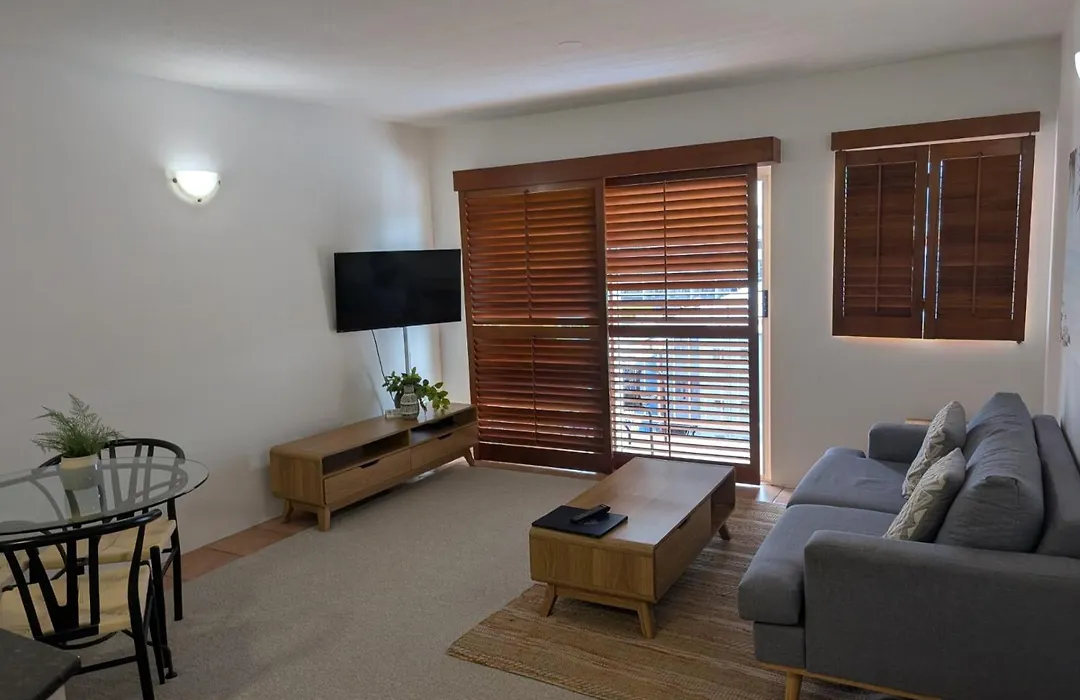 Inn Cairns-1