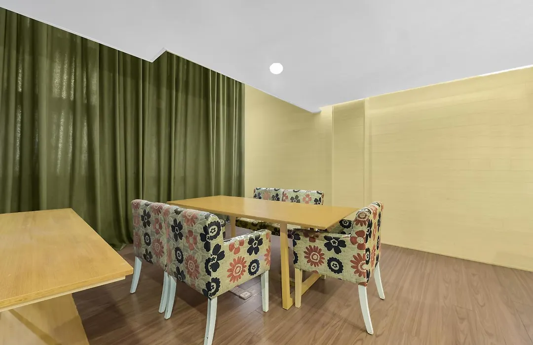 Sunday Hotel Subang-1