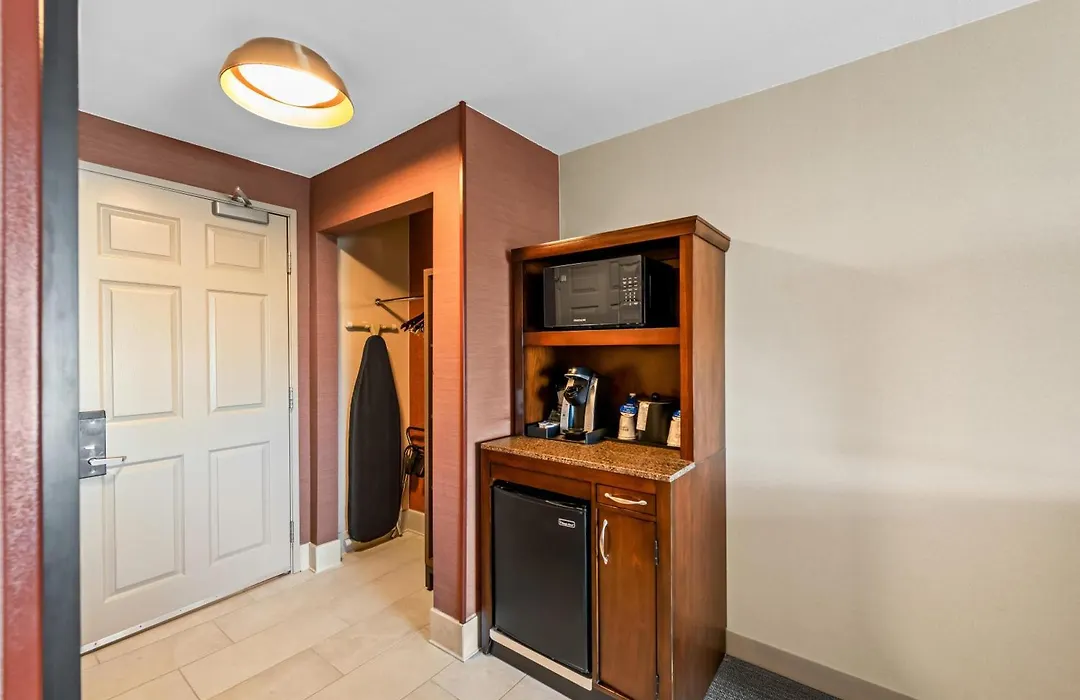 Hilton Garden Inn Overland Park-1