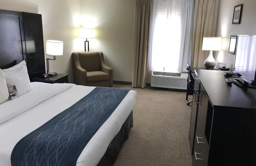 Comfort Inn & Suites Atlanta-Smyrna-1