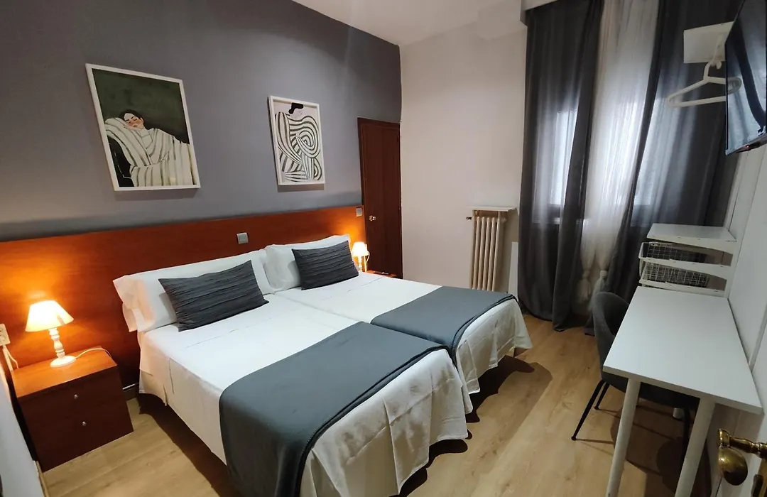 Hostal Cervantes-1