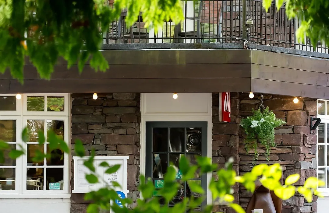 Jacksons Cafebar & Guesthouse-1