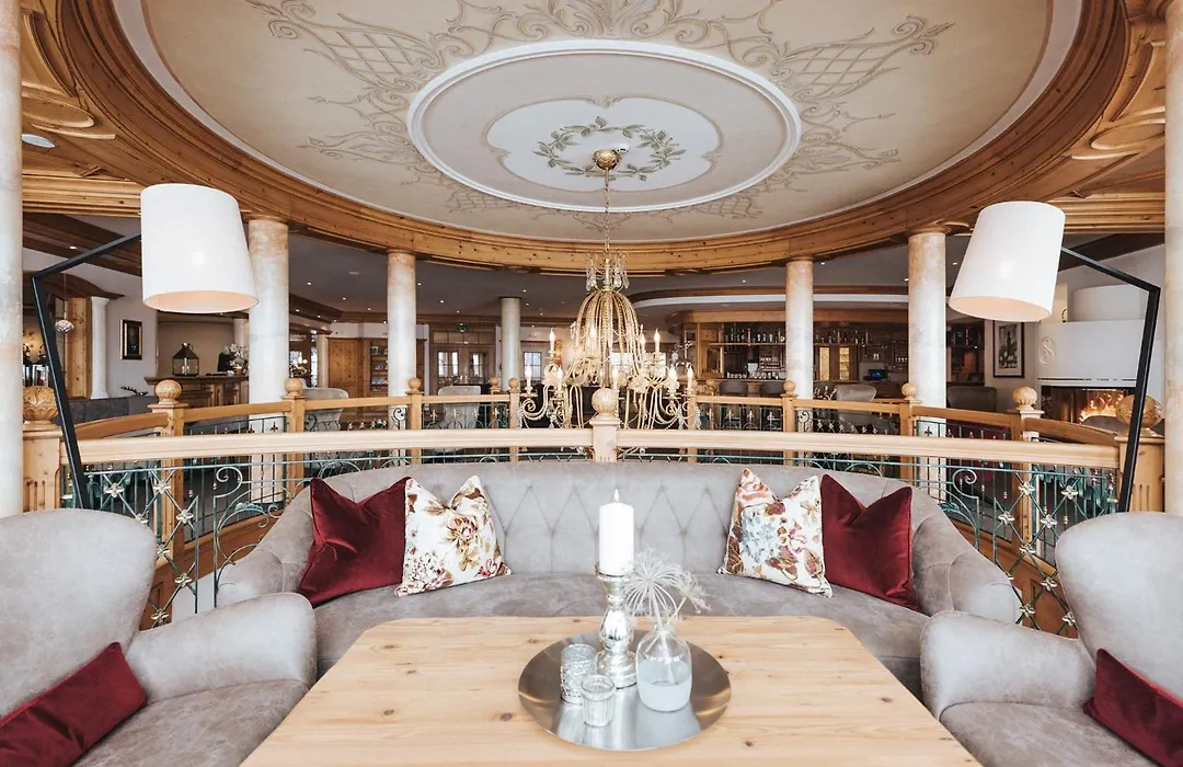 Superior Hotel Schneider Ski-In & Ski-Out-1