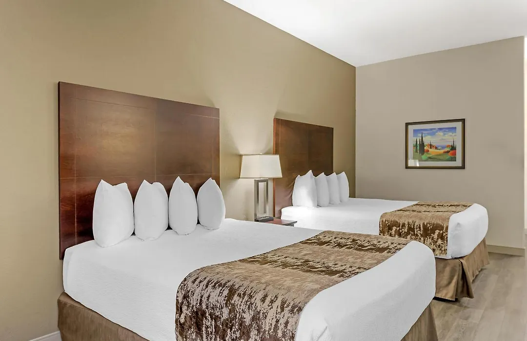 Best Western Plus Pembina Inn & Suites-1