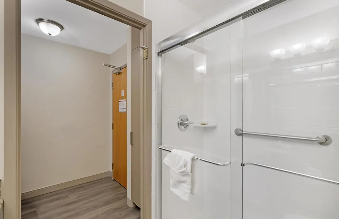 Best Western Plus Pembina Inn&Suites-1