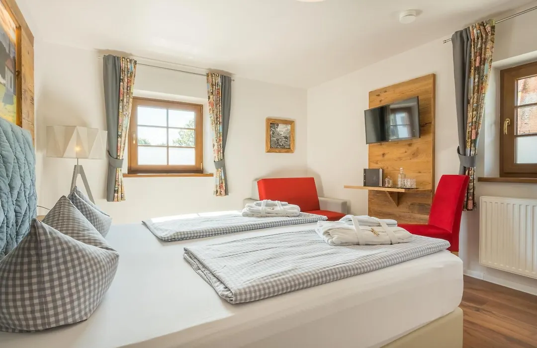 Landgasthof&Hotel beim Lipp-1