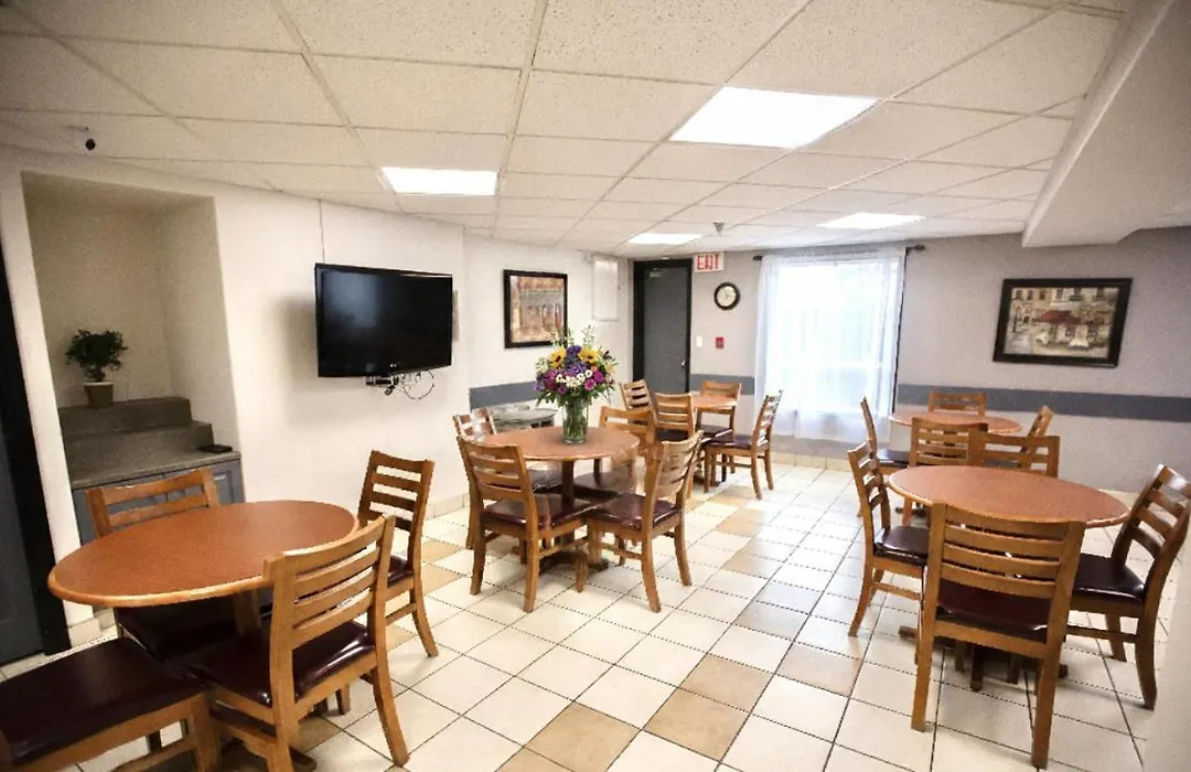 Super 8 By Wyndham Whitecourt-1