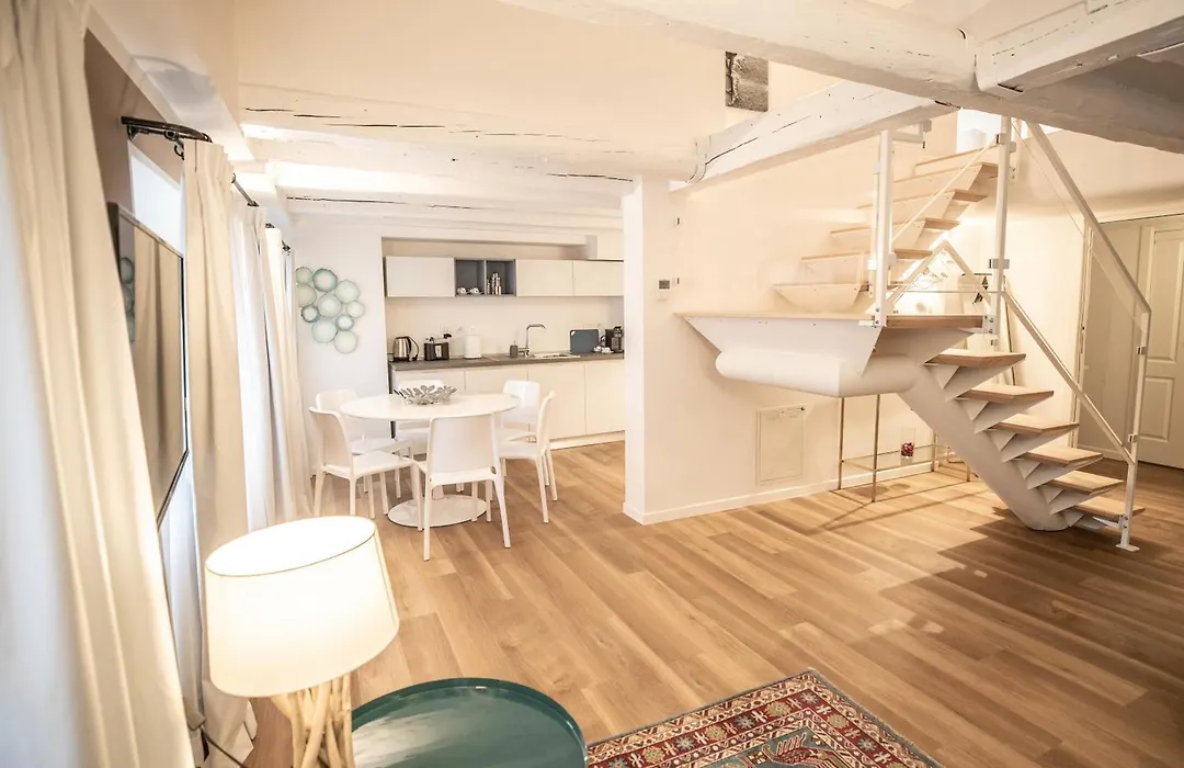 Hotel Vis A Vis-1