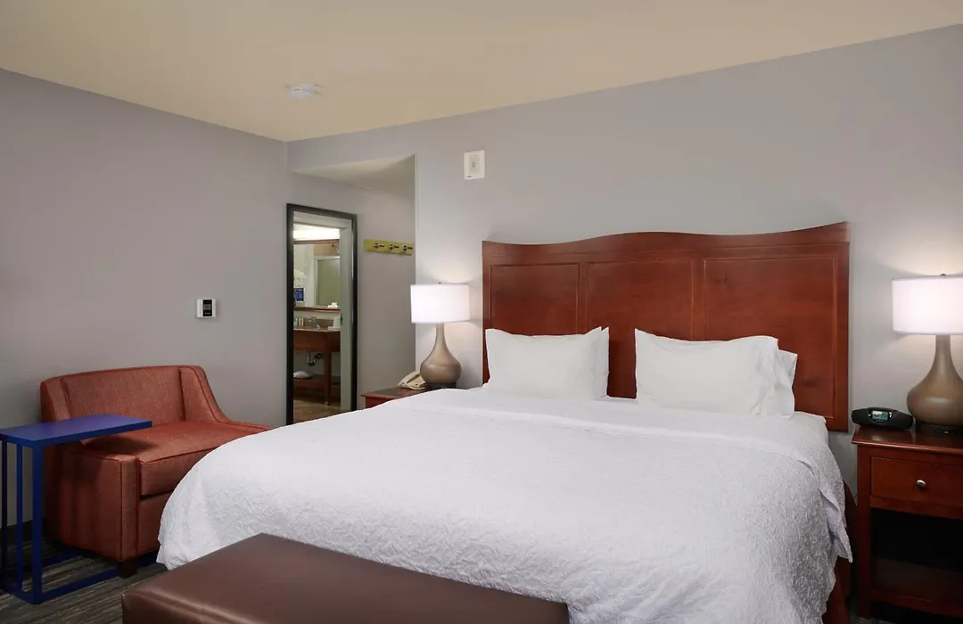 Hampton Inn & Suites Holly Springs-1