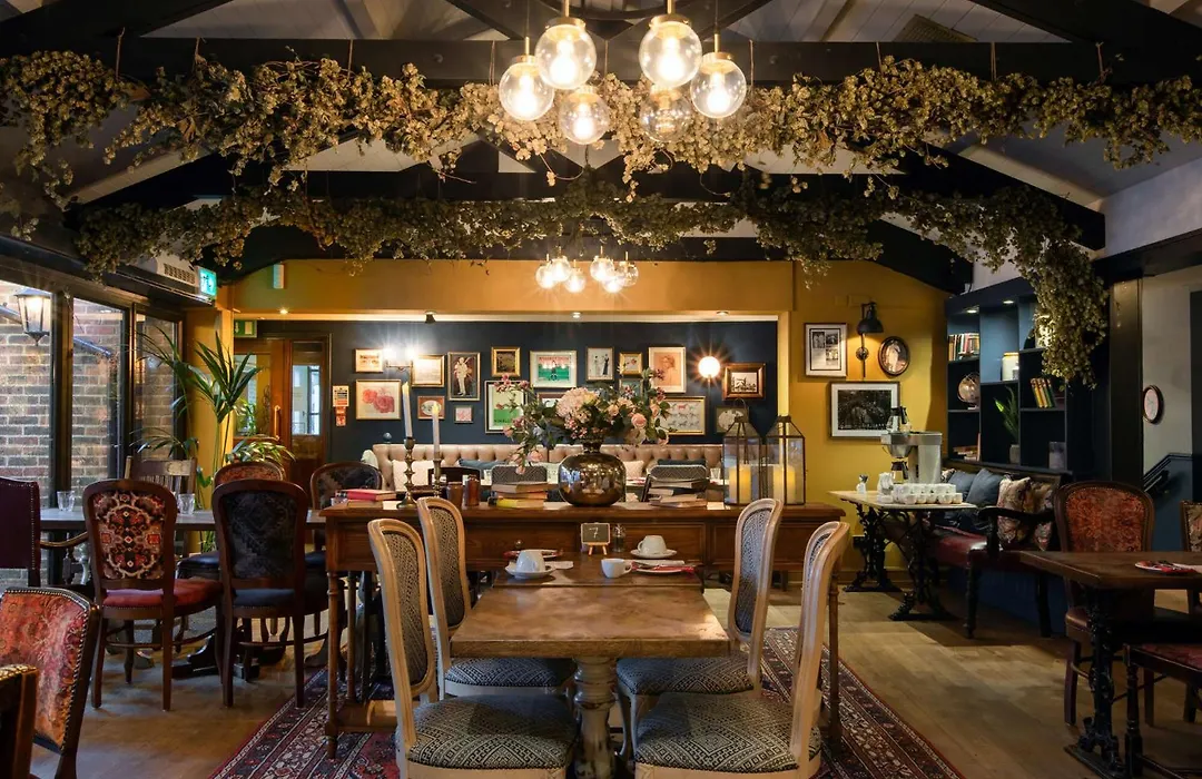 Rose And Crown Hotel-1