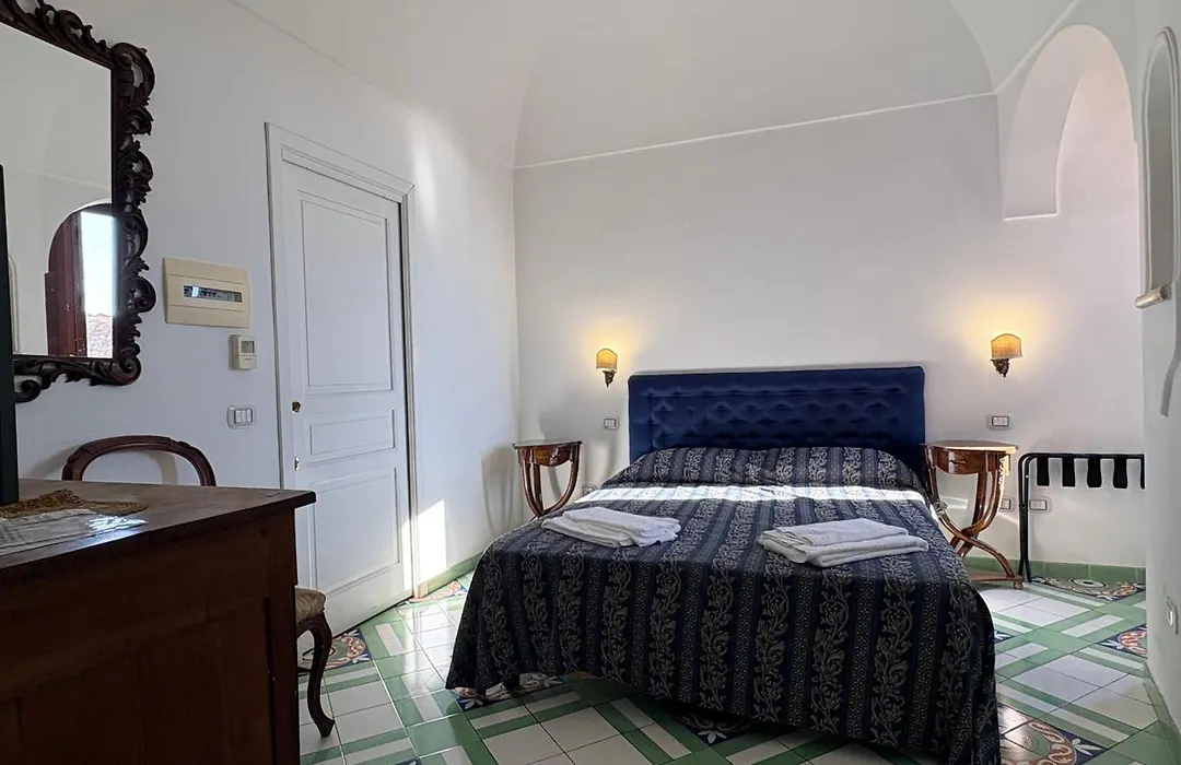Hotel Croce Di Amalfi-1