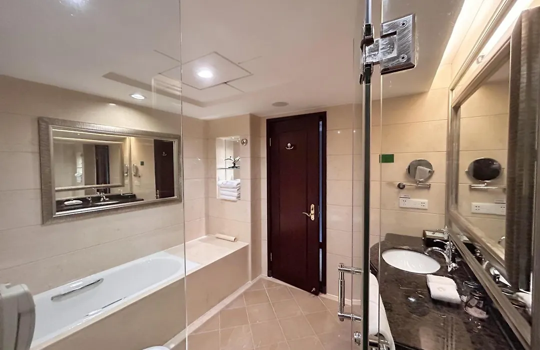The Royal Marina Plaza Hotel Guangzhou-1