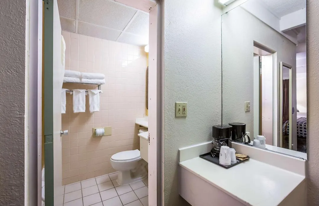 Super 8 By Wyndham Macon Ga-1