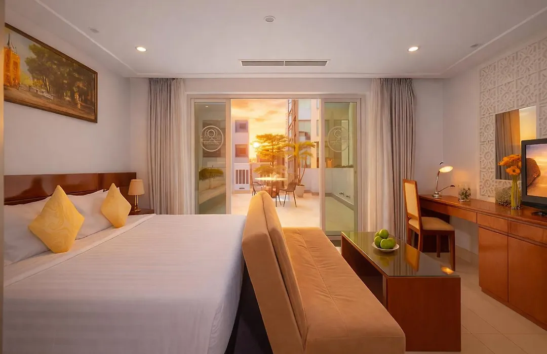 White Lotus Hotel Saigon-1