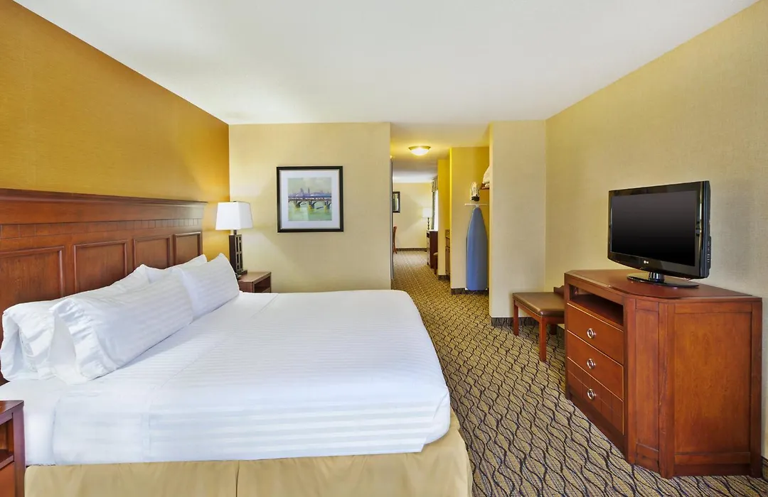 Holiday Inn Express Hotel & Suites - Belleville Area By Ihg-1