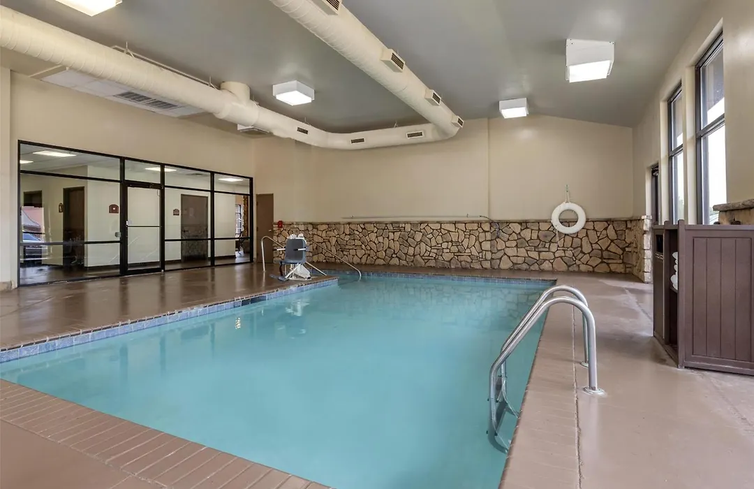 Best Western Plus Cimarron Hotel & Suites-1