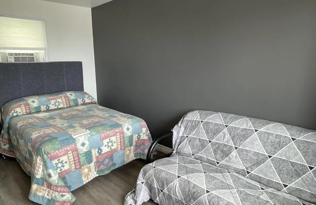 Haileybury Beach Motel-1