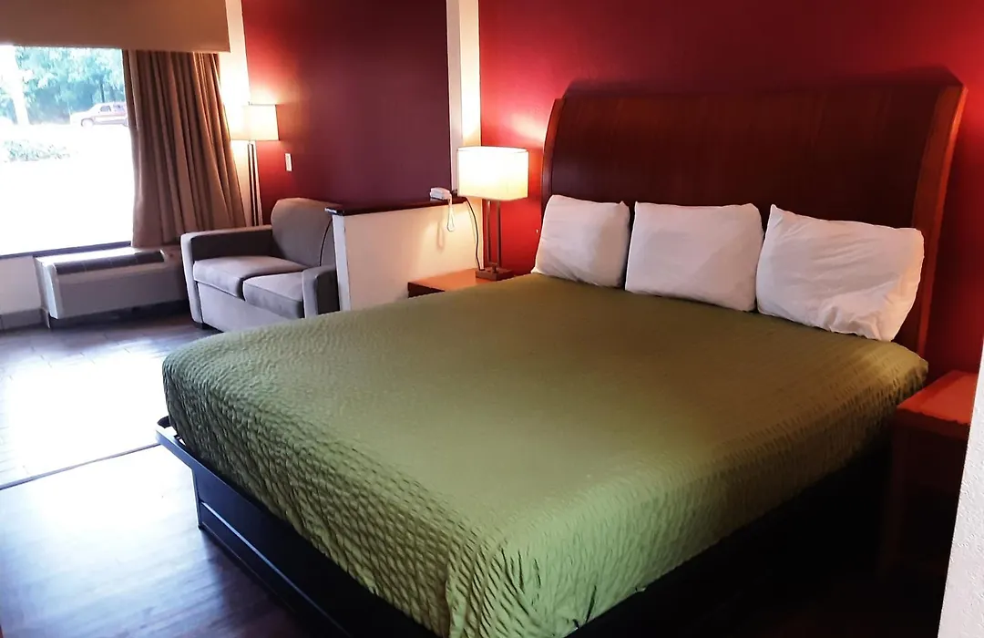 Econo Lodge Inn & Suites Griffin North-1