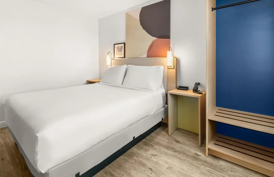 Spark By Hilton Eden Prairie-1