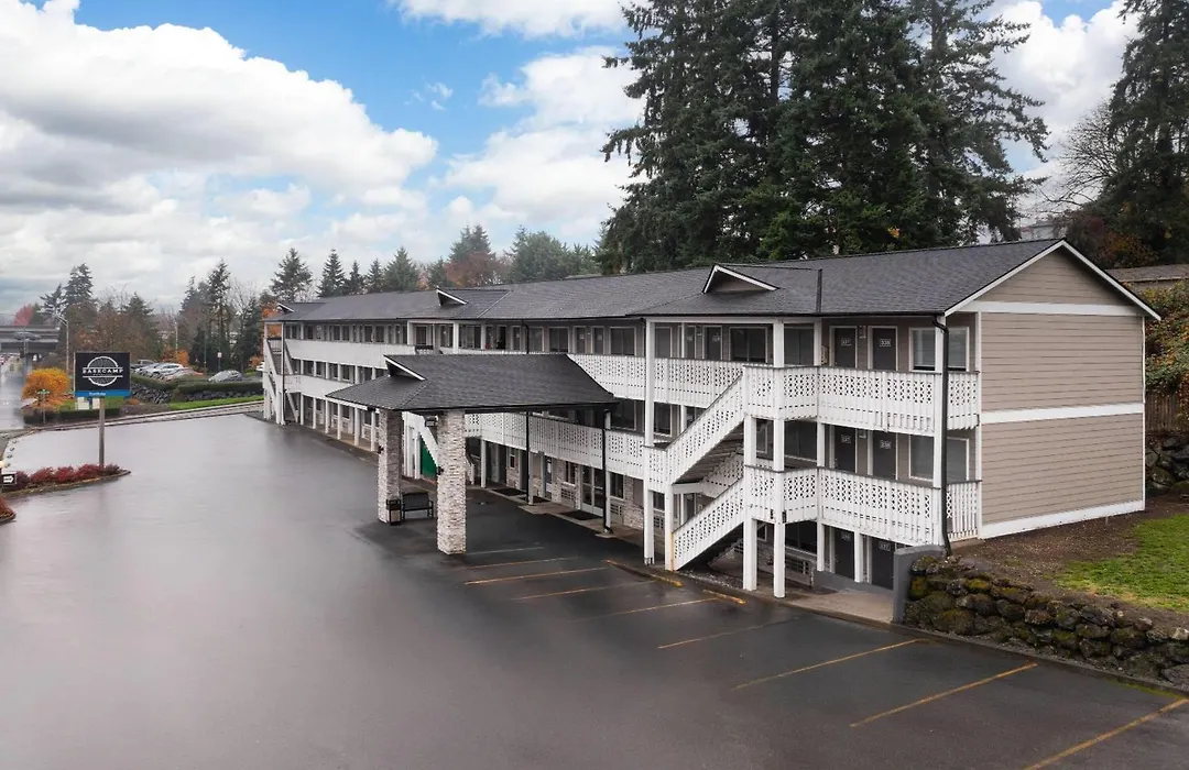 Basecamp Puyallup A Travelodge By Wyndham-1