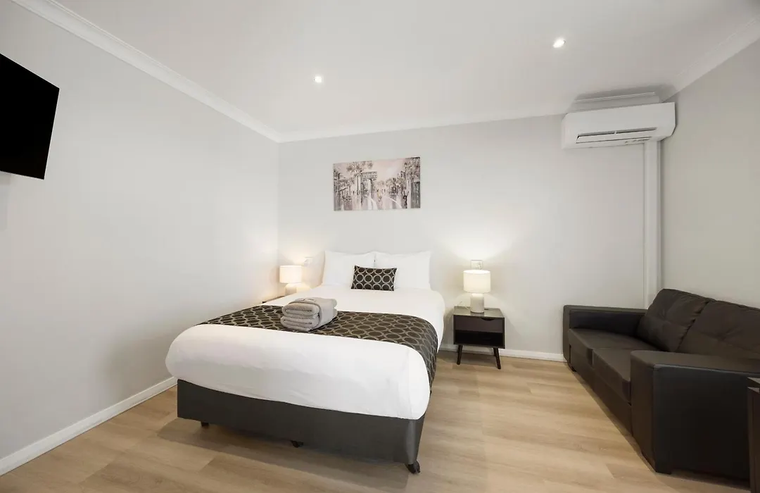 Castle Motel Bairnsdale-1