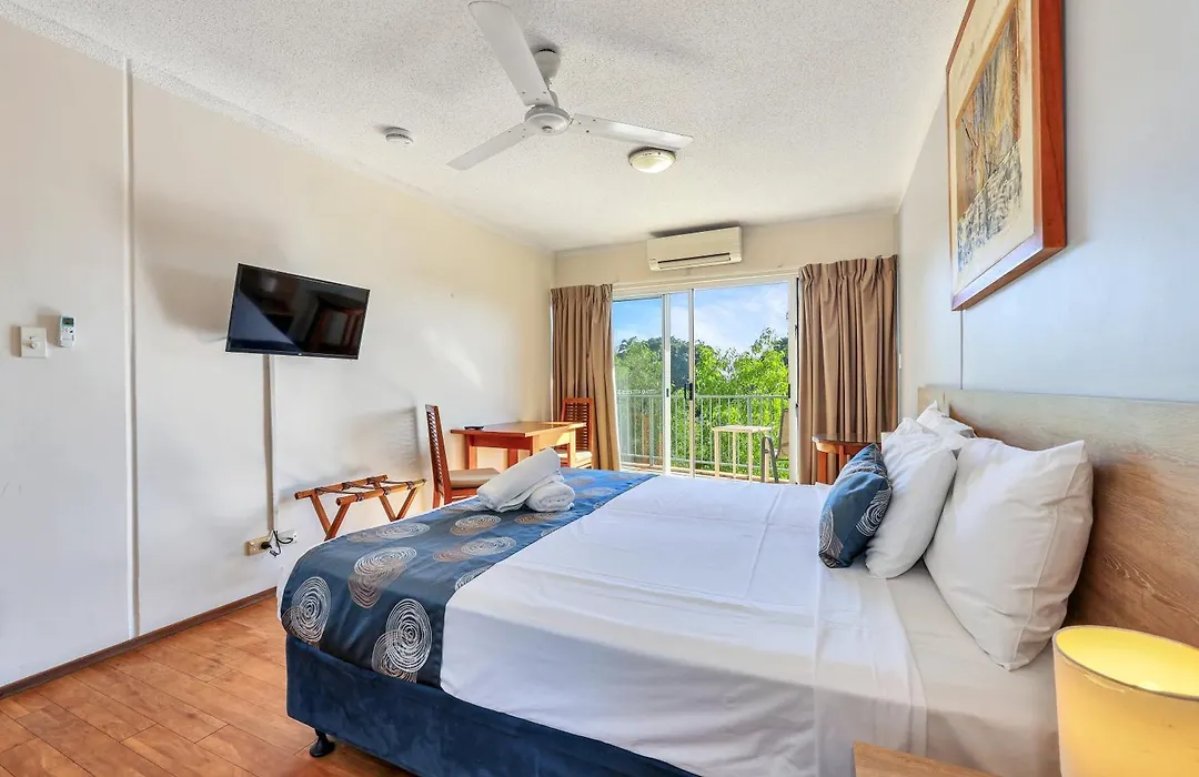 Cullen Bay Resorts-1