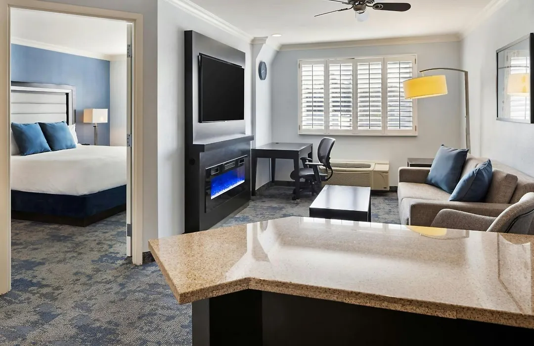 City Express By Marriott Manhattan Beach-1