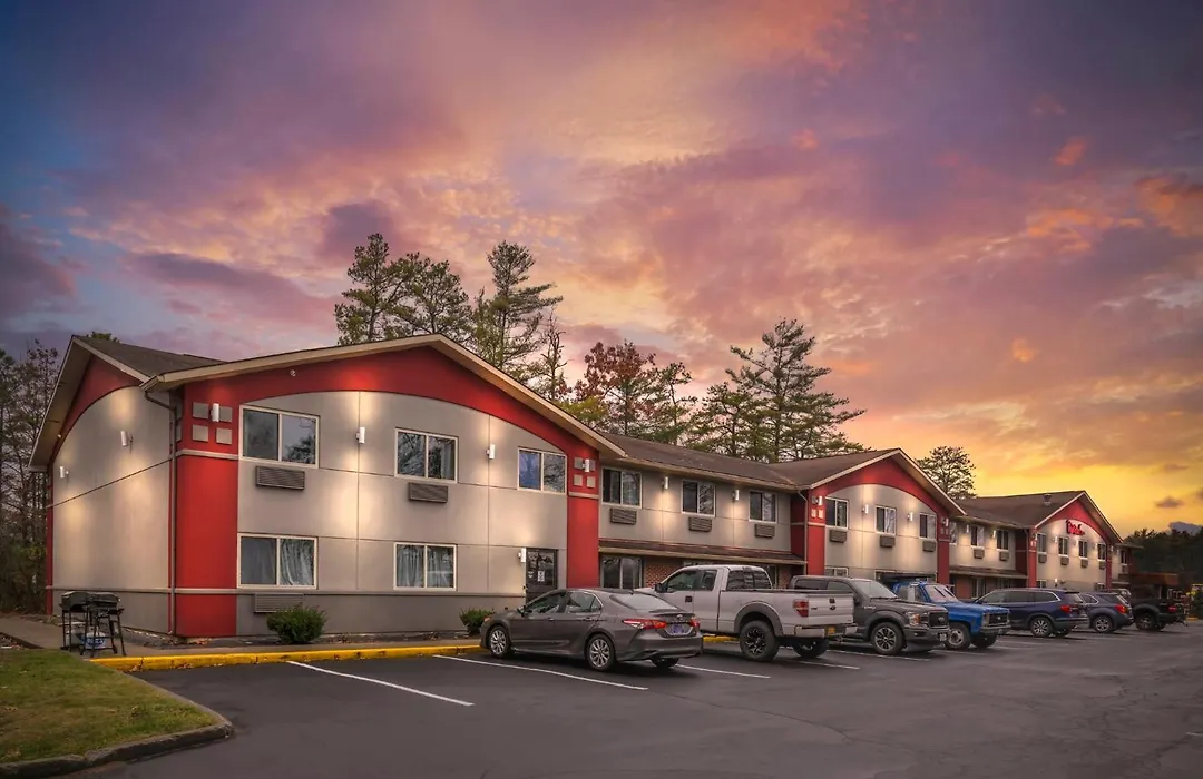 Red Roof Inn Queensbury-1