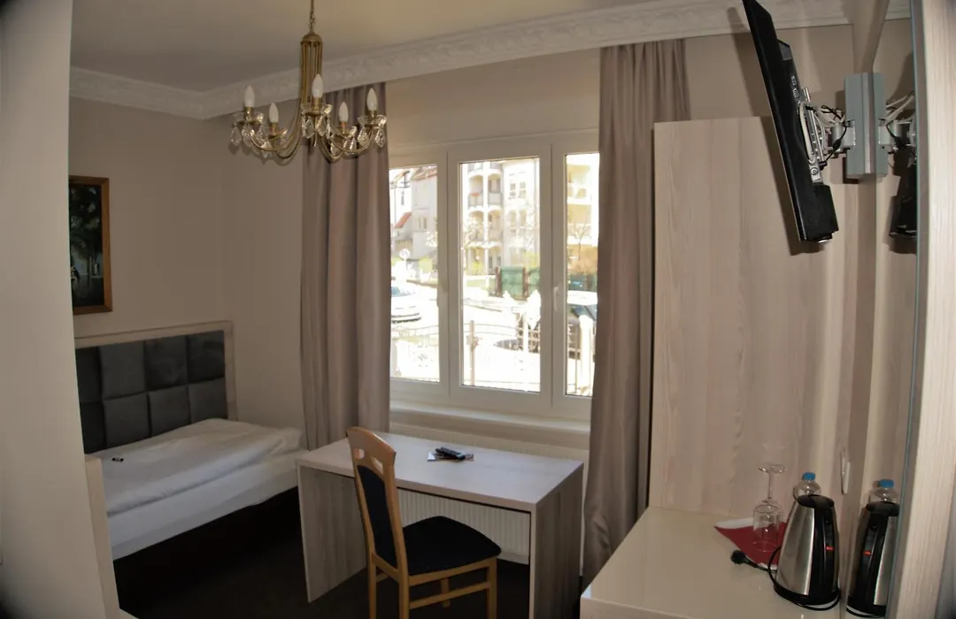 Hotel Villa am Waldschlösschen-1