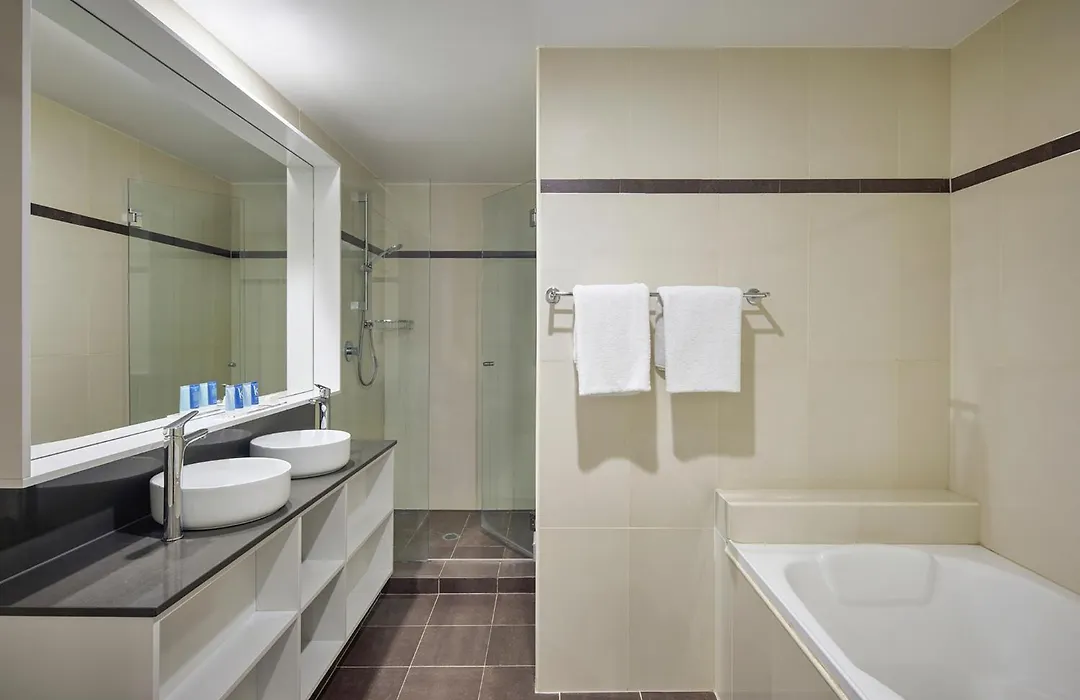 Meriton Suites World Tower, Sydney-1
