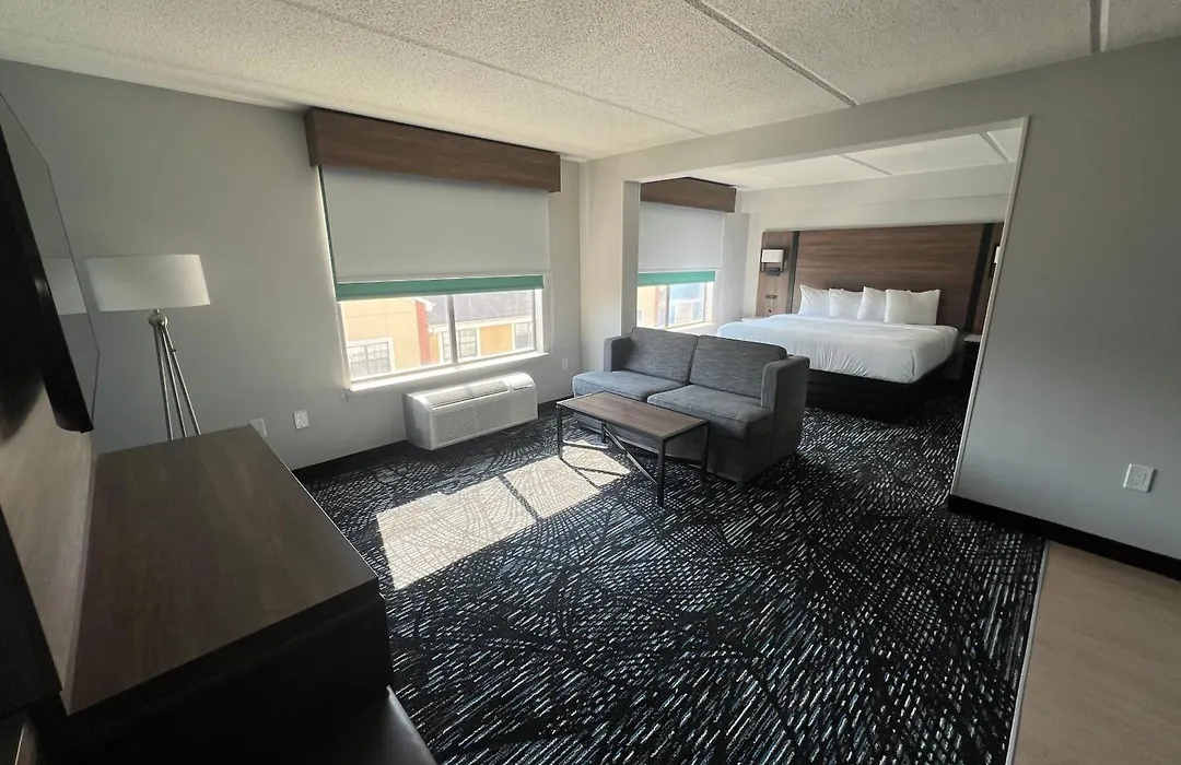 La Quinta Inn & Suites By Wyndham Duluth-Atlanta-1
