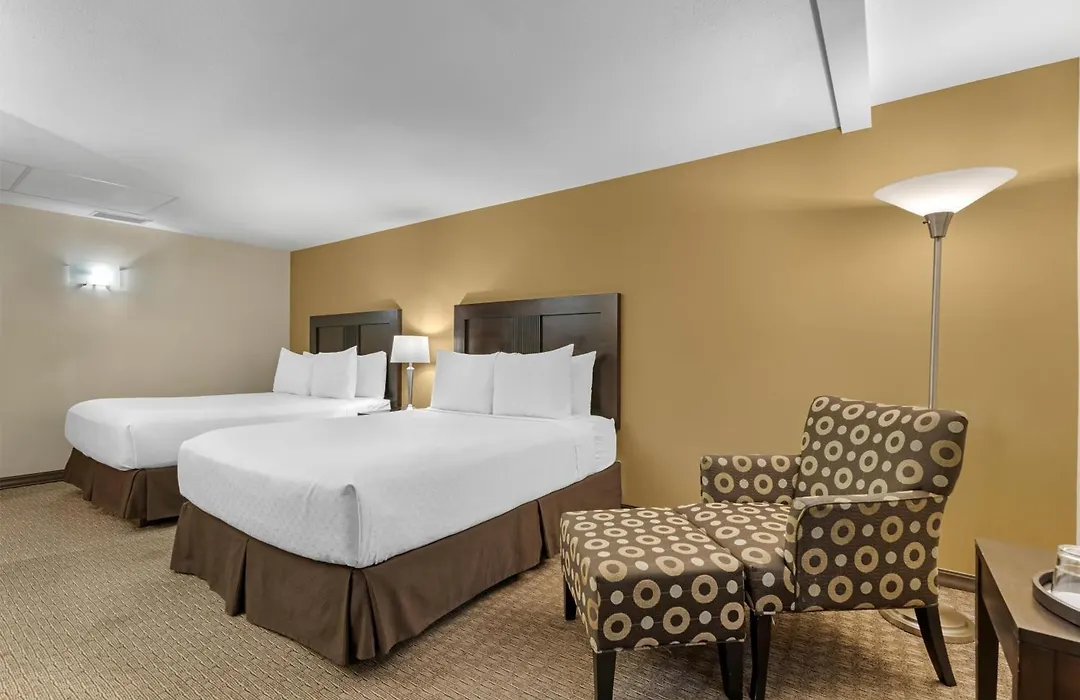 Best Western Plus Baker Street Inn&Convention Center-1