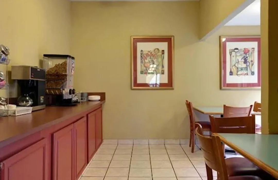 Americas Best Value Inn Yukon-1