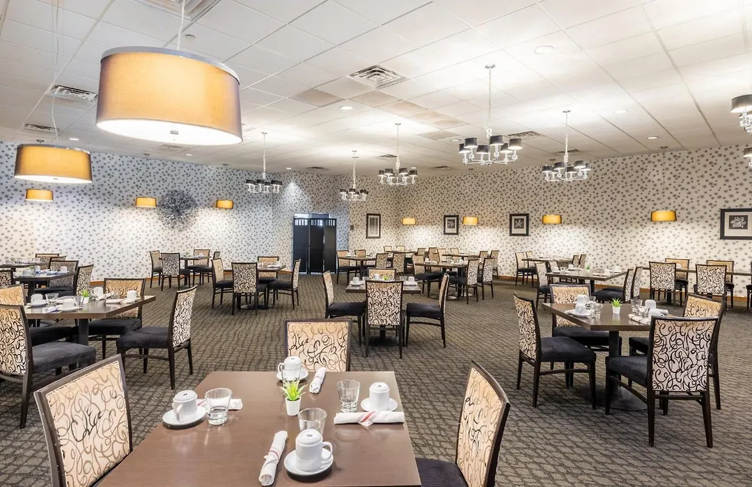 Crowne Plaza Milwaukee Airport By Ihg-1