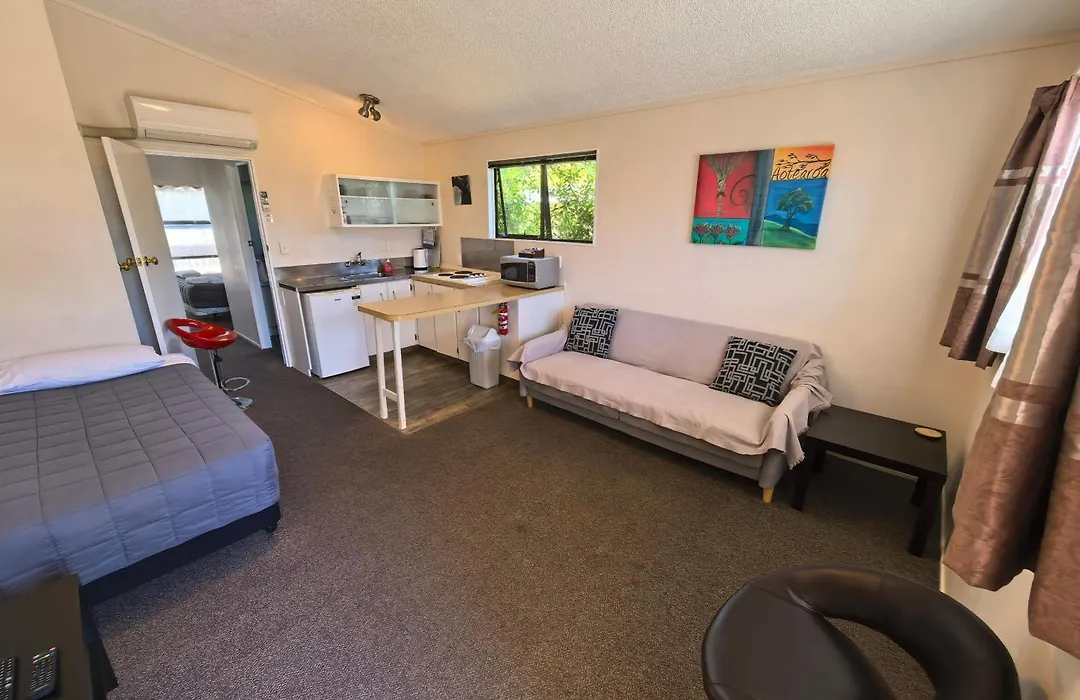 Judges Pool Motel Turangi-1