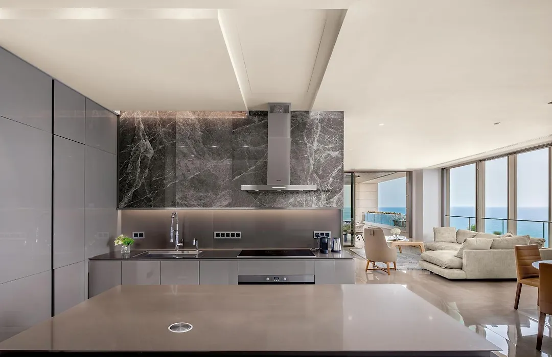 Four Seasons Hotel-1