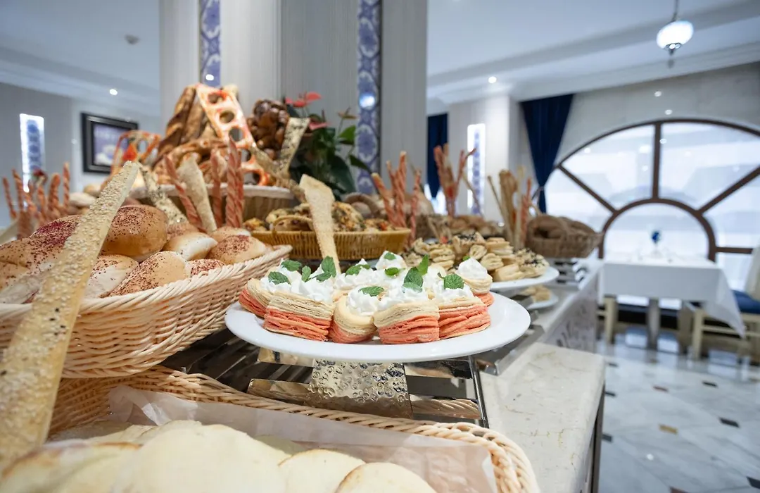 Golden Tulip Al Shakreen-1