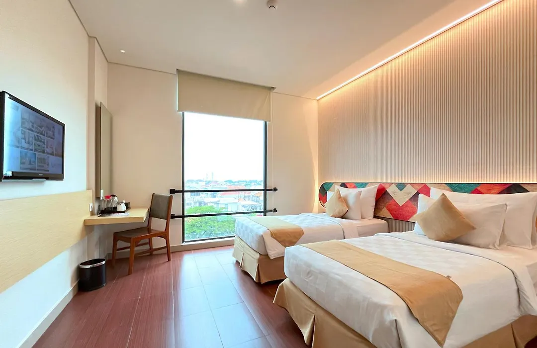 Hotel 88 Embong Malang Tunjungan Surabaya By Wh - Breakfast With The Best View On The Highest Floor And Strategic Location In The City Center-1