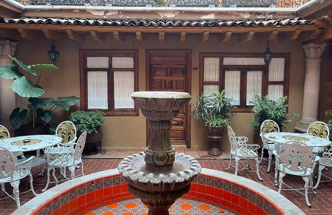 Hotel Los Escudos-1