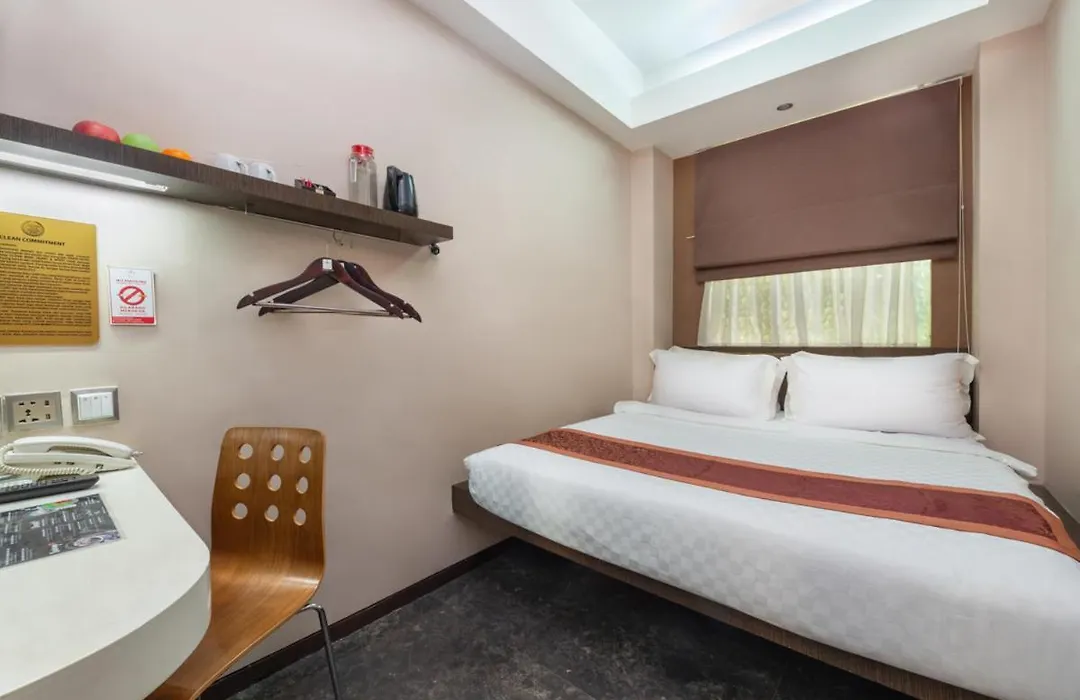 Favor Hotel Makassar City Center By Life-1
