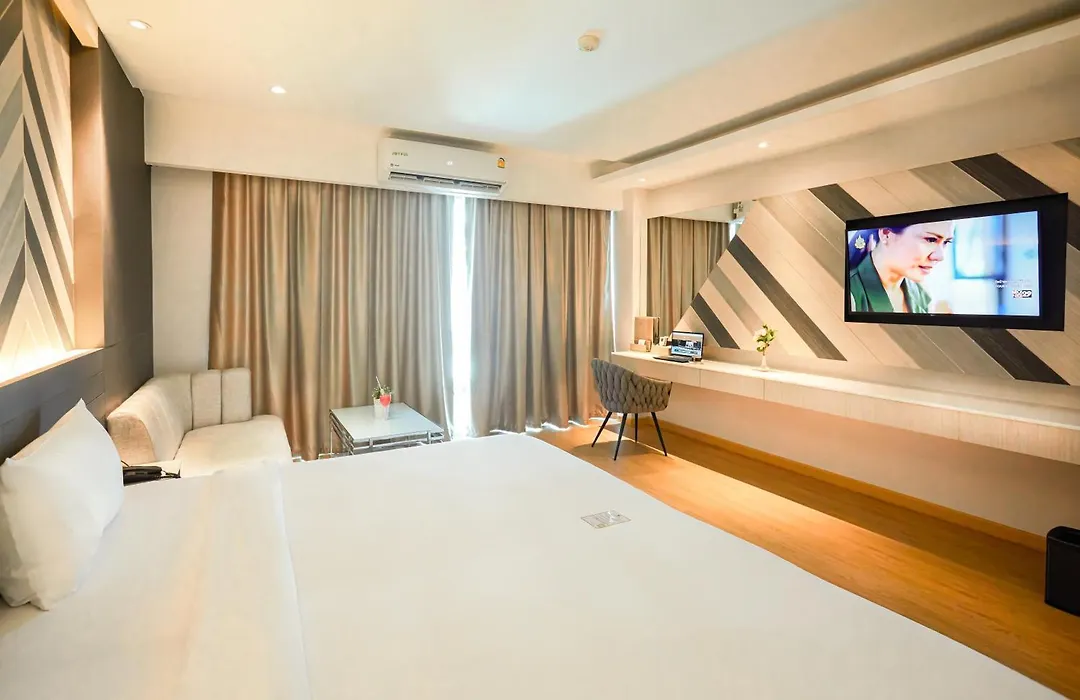 Golden City Rayong Hotel-1