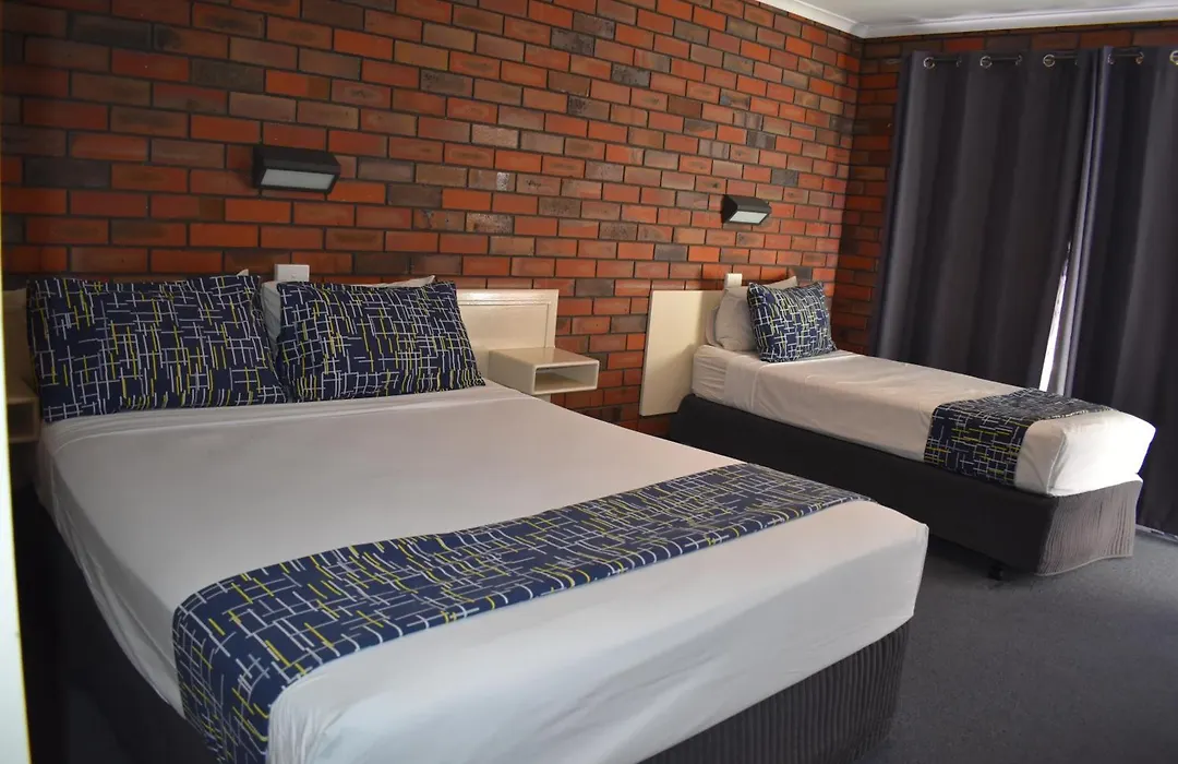 Coorrabin Motor Inn-1